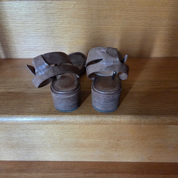 Frye Brown Leather Sandals - Picture 5 of 5